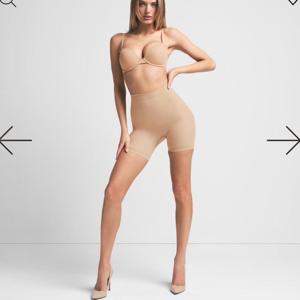 SKIMS Seamless Sculpt Mid-Thigh Short Size 4X-5X
